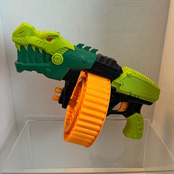 Sakar Lizard Blaster Green/Black/OrangeRotating Barrel That Shoots Up to 60 Feet - Picture 3 of 3